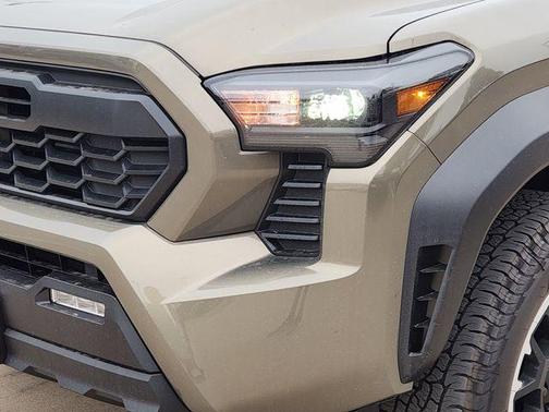 Bronze 2026 Toyota Tacoma TRD Off-Road