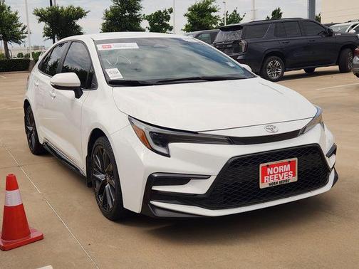 Ice Cap 2024 Toyota Corolla SE