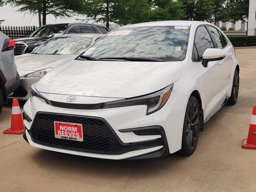 Ice Cap 2024 Toyota Corolla SE