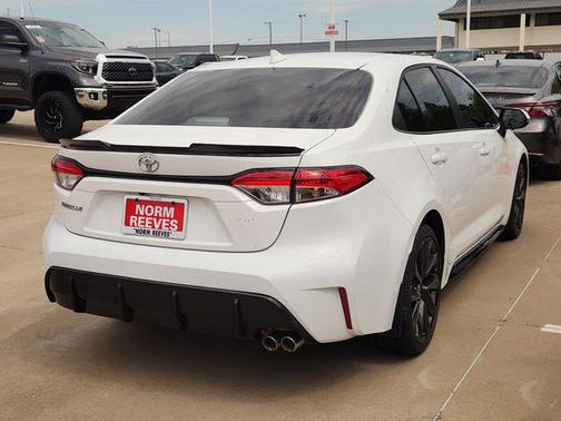 Ice Cap 2024 Toyota Corolla SE