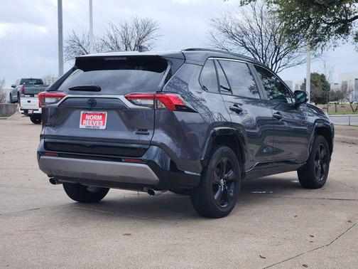 2021 Toyota RAV4 Hybrid SE