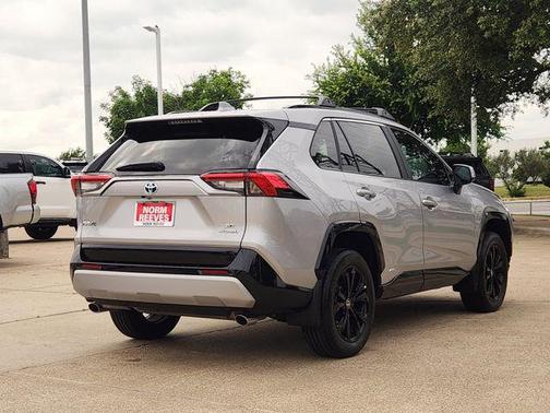 Silver Sky Metallic 2023 Toyota RAV4 Hybrid SE