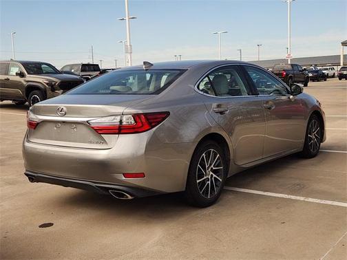 2017 Lexus ES 350 Base