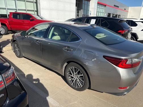 2017 Lexus ES 350 Base