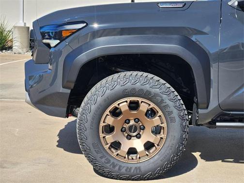 2025 Toyota Tacoma Hybrid Trailhunter