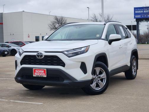 2022 Toyota RAV4 XLE