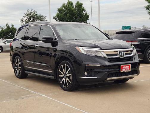 Crystal Black Pearl 2021 Honda Pilot Touring 8-Passenger