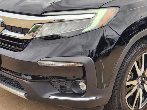 Crystal Black Pearl 2021 Honda Pilot Touring 8-Passenger