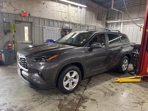 Magnetic Gray Metallic 2023 Toyota Highlander LE