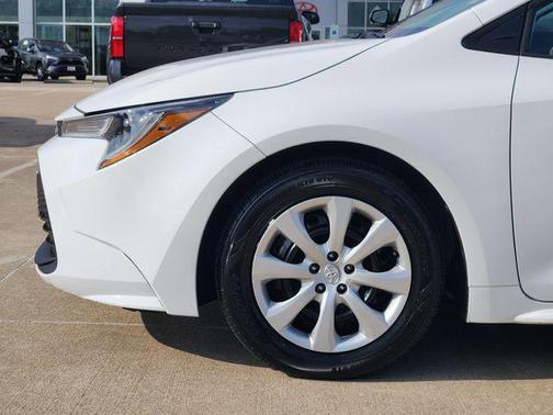 Ice Cap 2024 Toyota Corolla LE