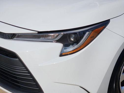 Ice Cap 2024 Toyota Corolla LE