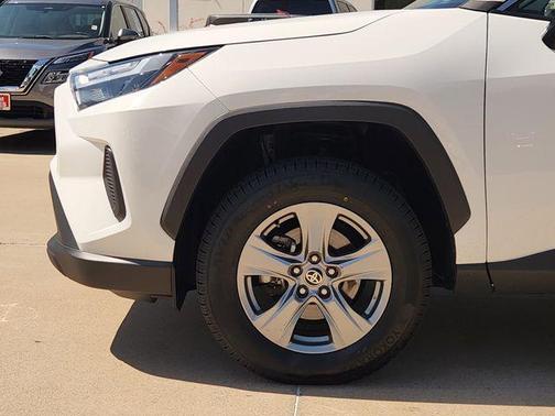 Ice Cap 2024 Toyota RAV4 XLE