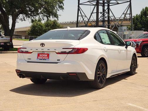 Ice Cap 2026 Toyota Camry SE