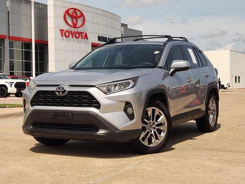 Silver Sky Metallic 2019 Toyota RAV4 XLE Premium