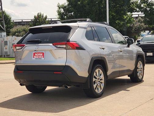 Silver Sky Metallic 2019 Toyota RAV4 XLE Premium