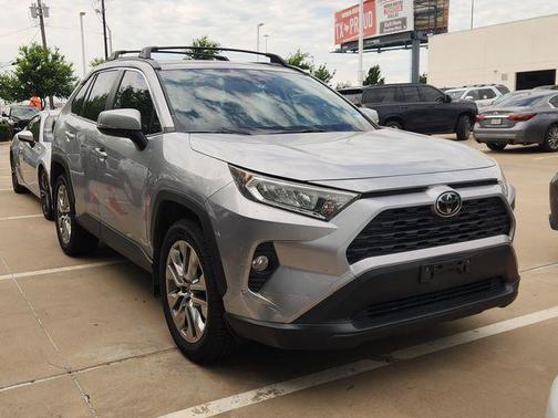 Silver Sky Metallic 2019 Toyota RAV4 XLE Premium