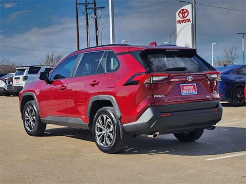 2025 Toyota RAV4 Hybrid XLE Premium