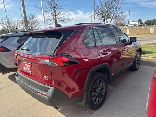 2025 Toyota RAV4 Hybrid XLE Premium