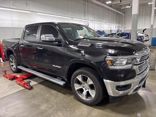 Diamond Black Crystal Pearlcoat 2020 RAM 1500 Laramie