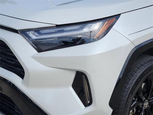 2024 Toyota RAV4 Hybrid SE