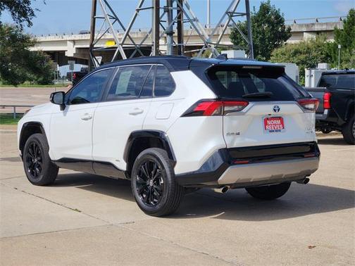 2024 Toyota RAV4 Hybrid SE