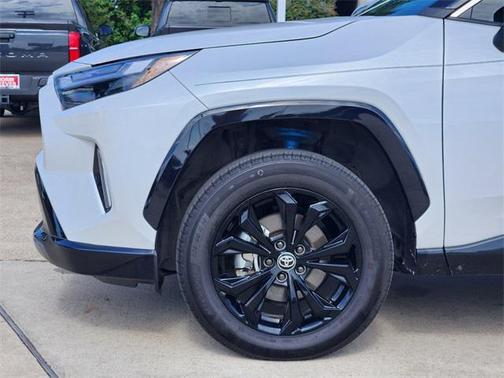 2024 Toyota RAV4 Hybrid SE