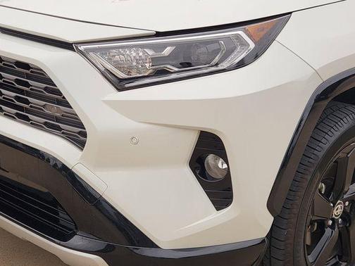 Blizzard Pearl w/Midnight Black Roof 2020 Toyota RAV4 Hybrid SE
