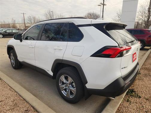 2025 Toyota RAV4 Hybrid LE