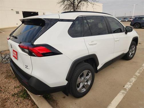 2025 Toyota RAV4 Hybrid LE