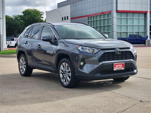2020 Toyota RAV4 XLE Premium