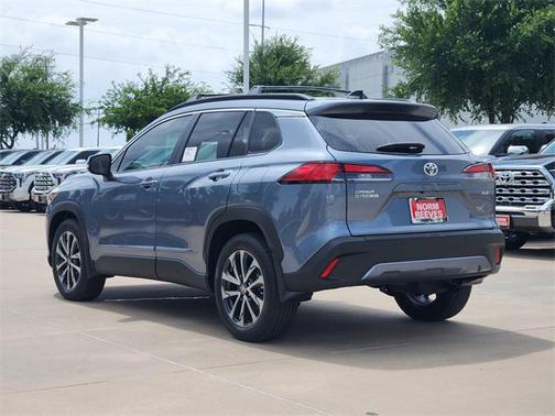 2025 Toyota Corolla Cross XLE