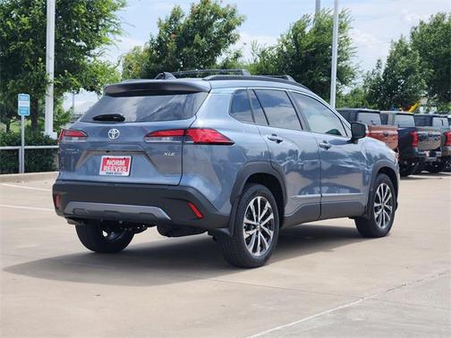 2025 Toyota Corolla Cross XLE