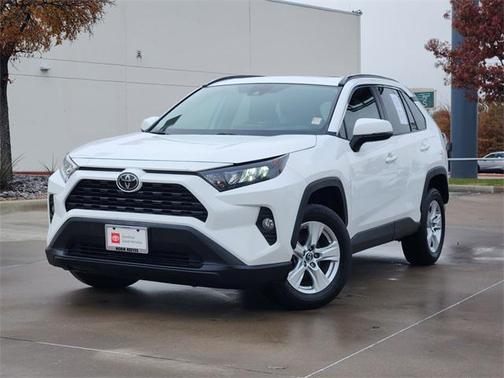 2020 Toyota RAV4 XLE