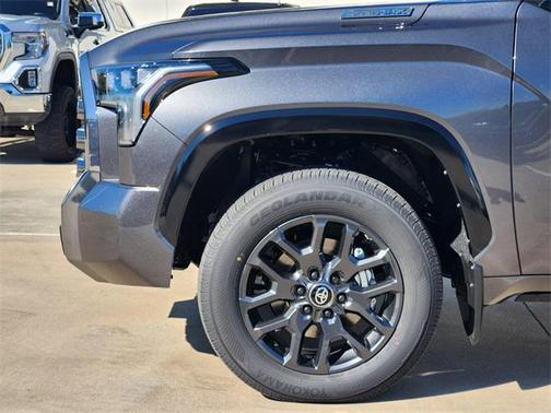 2026 Toyota Tundra Hybrid Platinum