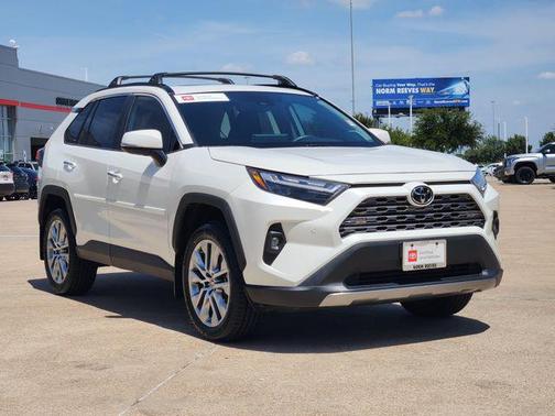 Blizzard Pearl 2022 Toyota RAV4 Limited