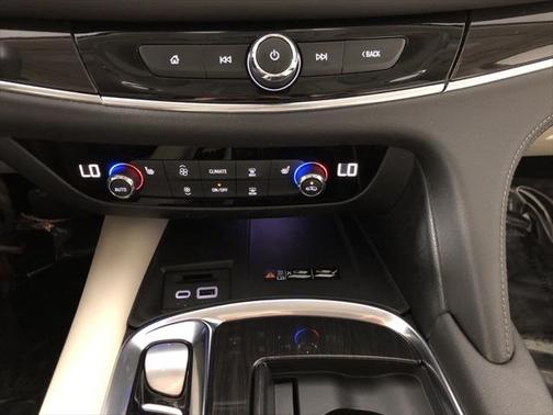 2022 Buick Enclave AWD Essence