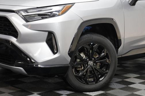 2022 Toyota RAV4 Hybrid SE
