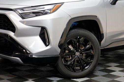 2022 Toyota RAV4 Hybrid SE