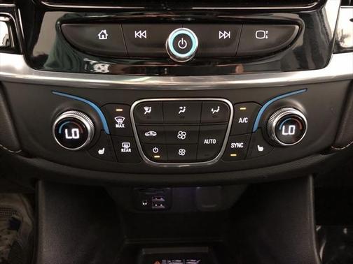 2022 Chevrolet Traverse LT Leather