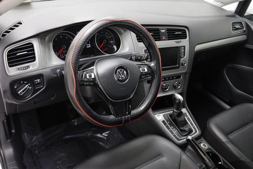 2016 Volkswagen Golf SportWagen TSI SE 4-Door