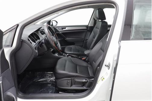 2016 Volkswagen Golf SportWagen TSI SE 4-Door