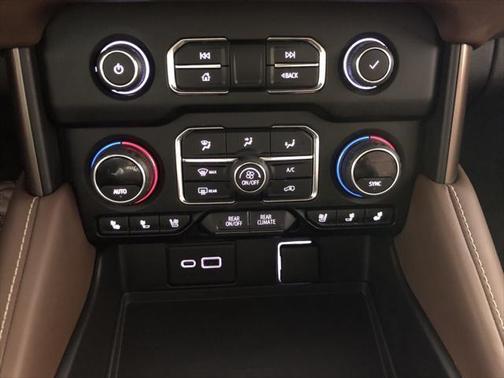 2022 Chevrolet Suburban 4WD High Country