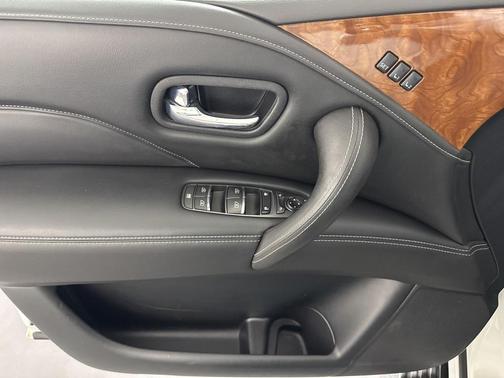 2018 INFINITI QX80 Base