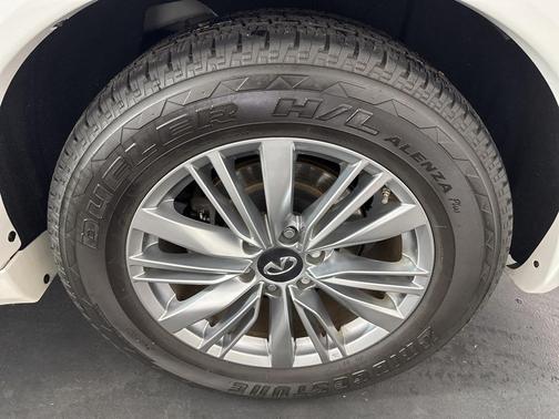 2018 INFINITI QX80 Base