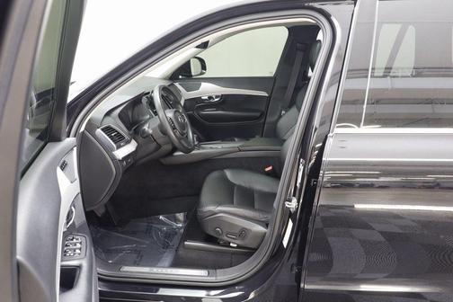 2021 Volvo XC90 T5 Momentum