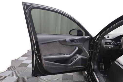 Mythos Black Metallic 2019 Audi S4 3.0T Prestige