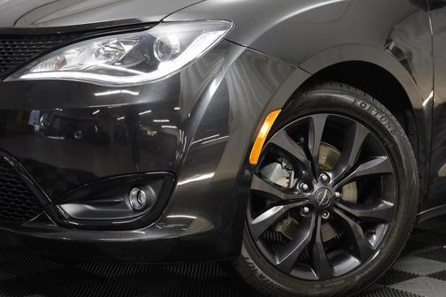 2020 Chrysler Pacifica Touring-L Plus