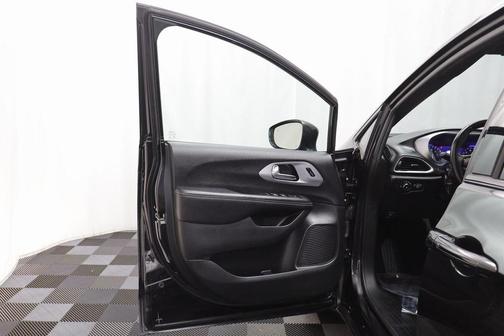 2020 Chrysler Pacifica Touring-L Plus