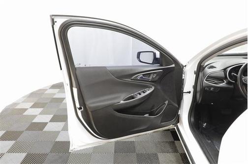 2022 Chevrolet Malibu FWD RS