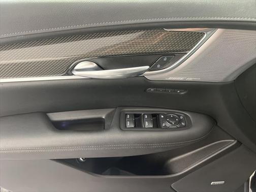 2022 Cadillac XT5 Sport